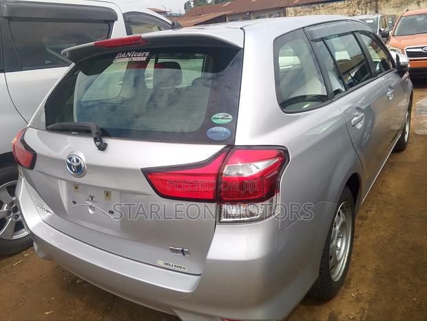 Toyota Corolla Fielder 1.5 Hybrid FWD 2018 Silver
