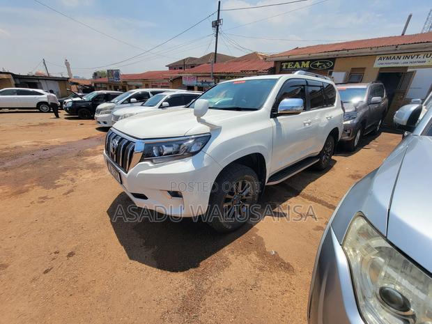 Toyota Land Cruiser 2018 White