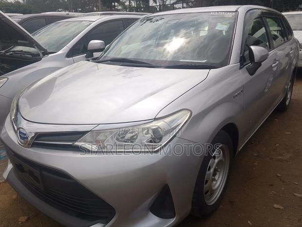 Toyota Corolla Fielder 1.5 Hybrid FWD 2018 Silver
