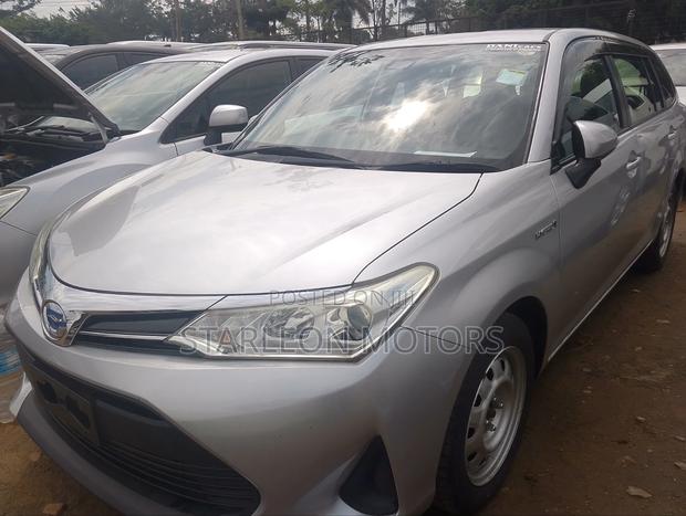Toyota Corolla Fielder 1.5 Hybrid FWD 2018 Silver