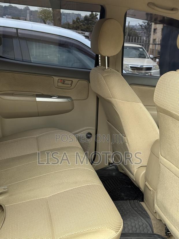 Toyota Hilux 3.0 D-4D 4x4 2012 Black