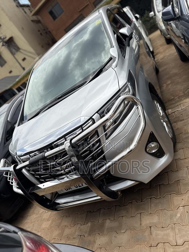 Toyota Alphard 2.5 Petrol FWD 2017 Silver