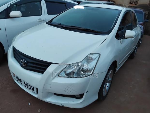 Toyota Blade 2006 White