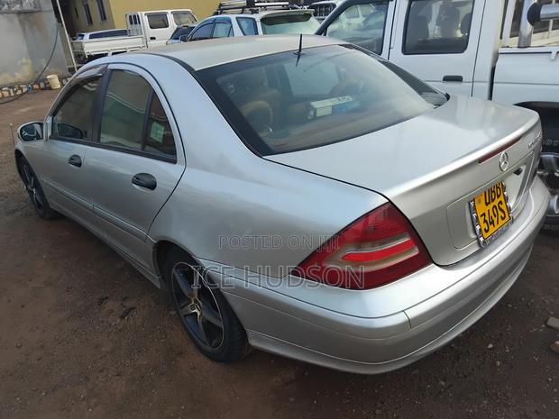 Mercedes-Benz C200 2003 Silver