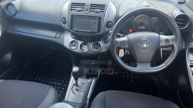 Toyota Vanguard 2012 Black