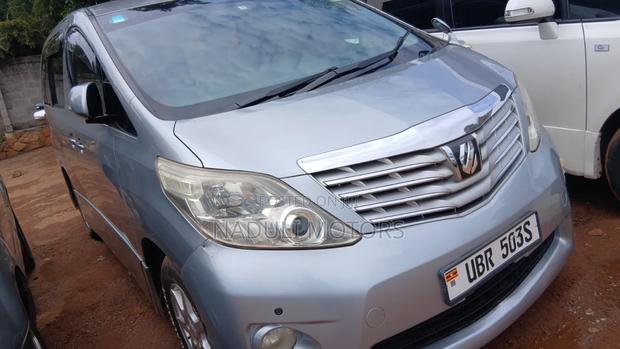 Toyota Alphard 2.4 Petrol FWD 2010
