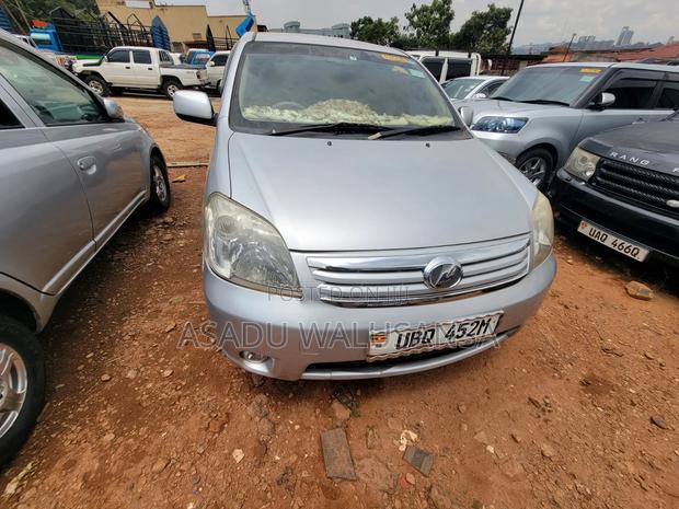 Toyota Raum 2006 Silver
