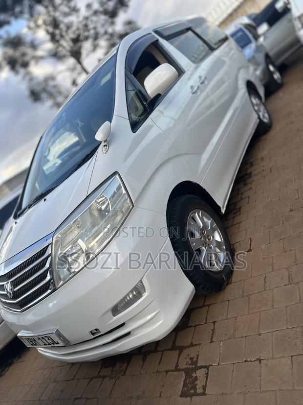 Toyota Alphard 2005 White