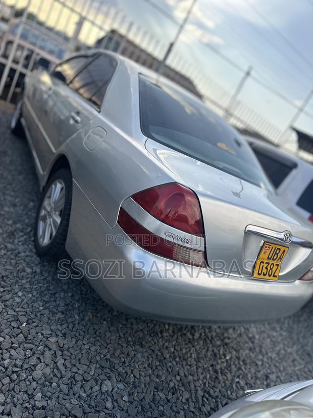 Toyota Mark II 2000 Silver