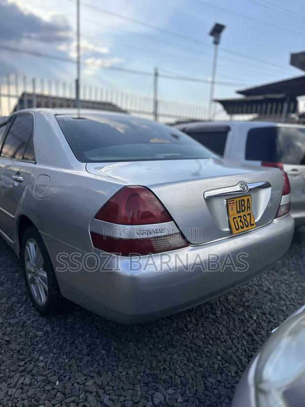 Toyota Mark II 2000 Silver