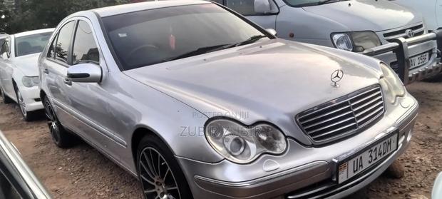 Mercedes-Benz 200E 2005 Silver