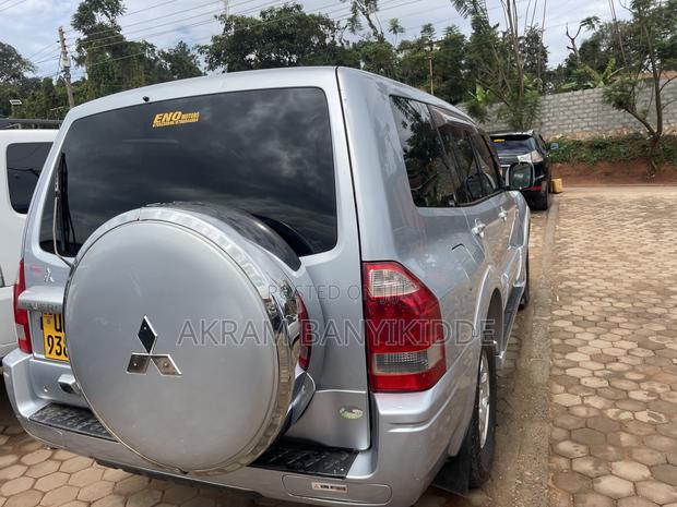 Mitsubishi Pajero 2007 Silver