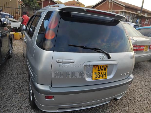 Toyota Raum 2003 Silver