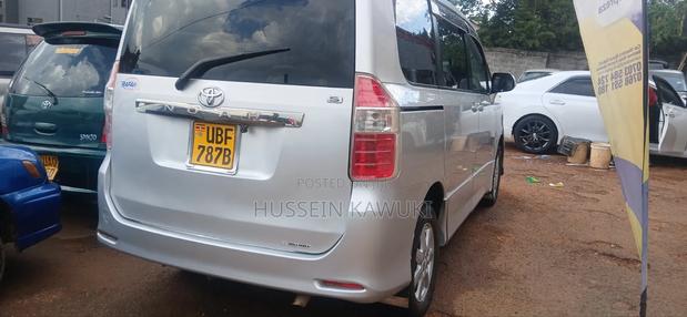 Toyota Noah 2008 Silver