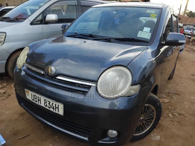 Toyota Sienta 2008 Black
