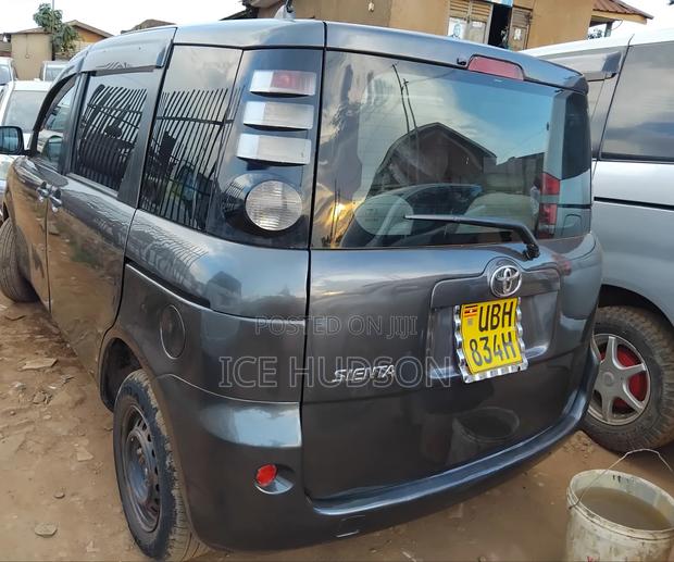 Toyota Sienta 2008 Black