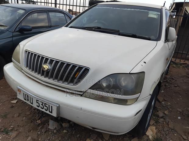 Toyota Harrier 2002 White