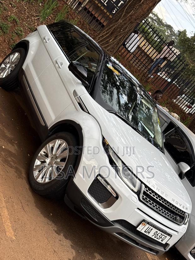 Land Rover Range Rover Evoque SE Premium 4x4 5-Door 2017 White
