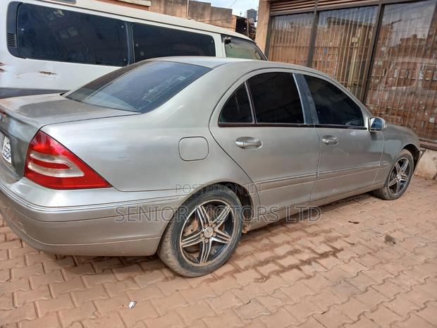 Mercedes-Benz C200 2004 Gray