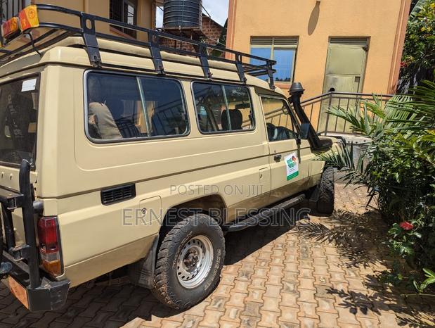 Toyota Land Cruiser 2006 Beige