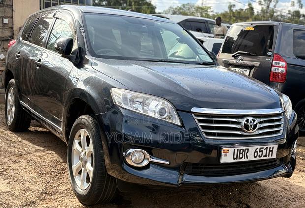 Toyota Vanguard 2012 Black