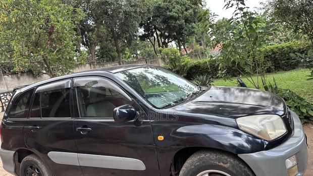 Toyota RAV4 Automatic 2000 Black