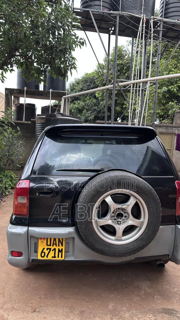Toyota RAV4 Automatic 2000 Black