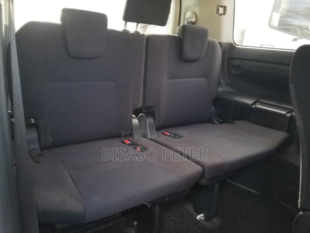Toyota Noah 2.0 AWD (8 Seater) 2014 White