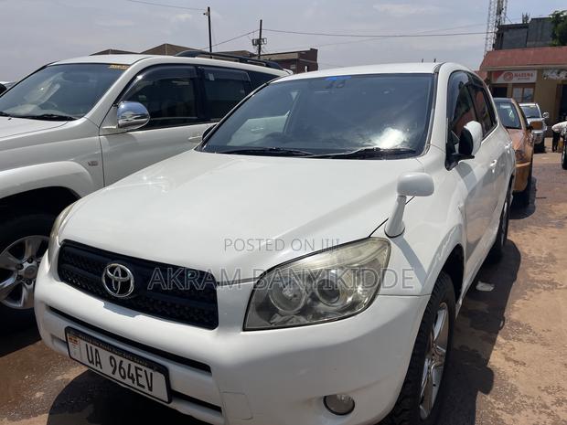 Toyota RAV4 2008 White