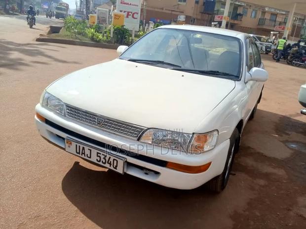 Toyota Corona 1991 White
