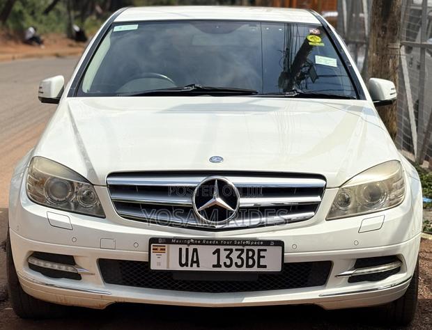 Mercedes-Benz C200 2011 White