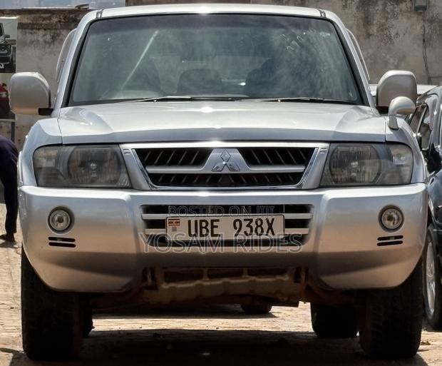 Mitsubishi Pajero 3.0 2009 Silver