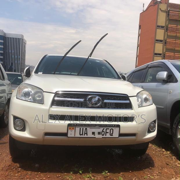 Toyota RAV4 2012 White
