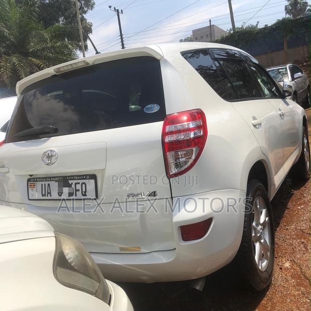 Toyota RAV4 2012 White