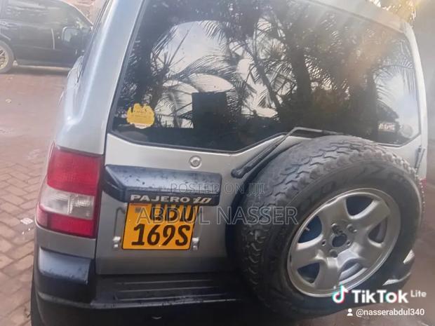 Mitsubishi Pajero IO 2000 Silver