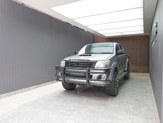 Toyota Hilux 2010 Gray