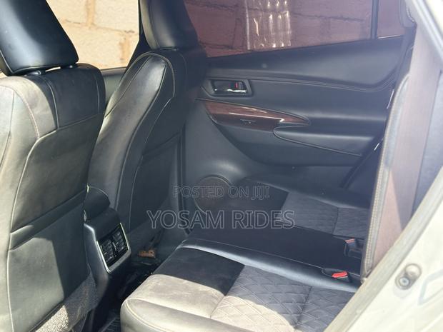 Toyota Harrier 2.0 2016 Silver