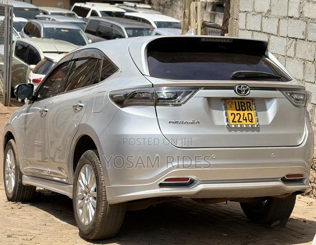 Toyota Harrier 2.0 2016 Silver