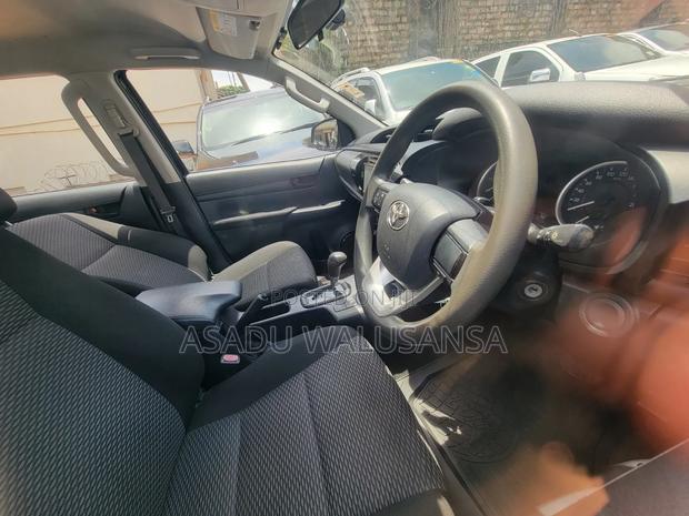 Toyota Hilux 2019 Black