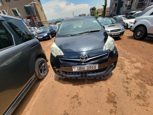 Toyota Ractis 2010 Black