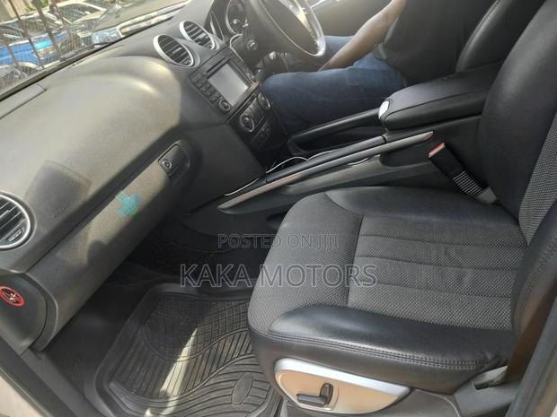 Mercedes-Benz E300 2007 Silver