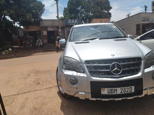 Mercedes-Benz E300 2007 Silver