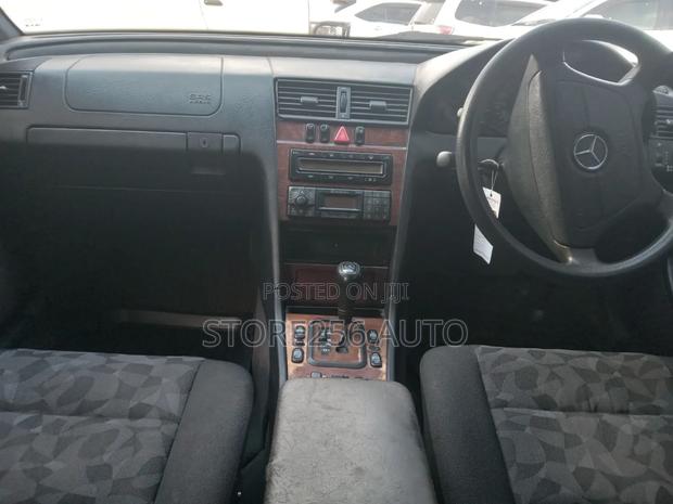 Mercedes-Benz 200 1997