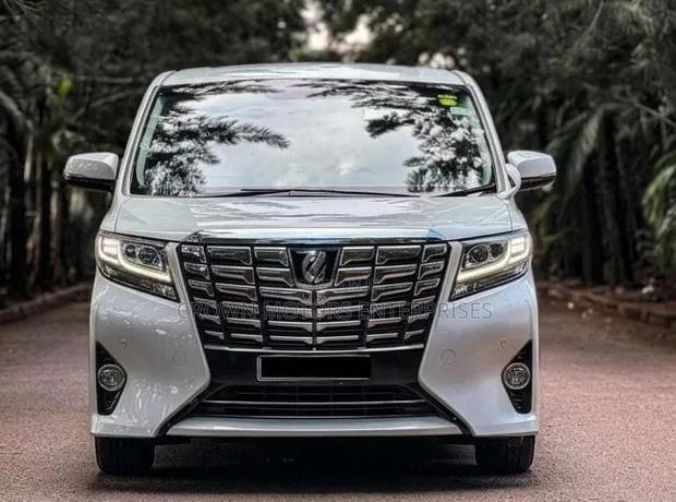 Toyota Alphard 2.5 Petrol AWD 2017 White