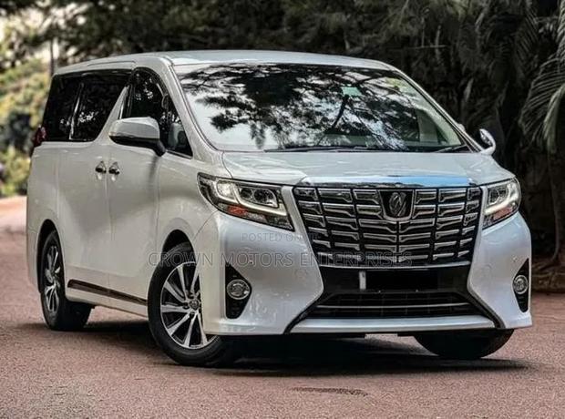 Toyota Alphard 2.5 Petrol AWD 2017 White