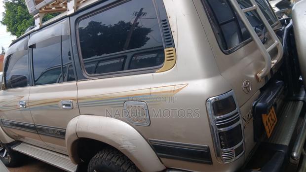 Toyota Land Cruiser 2002 Gold