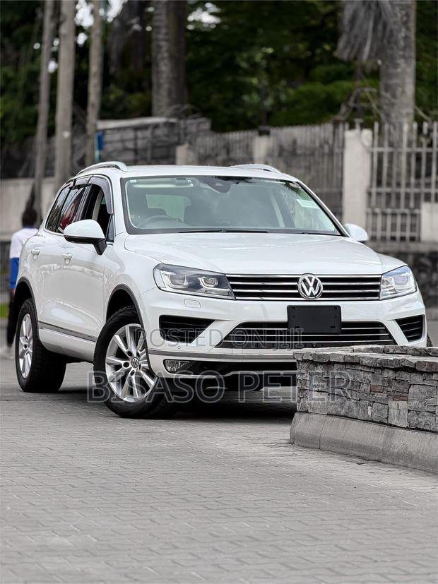 Volkswagen Touareg 2017 White