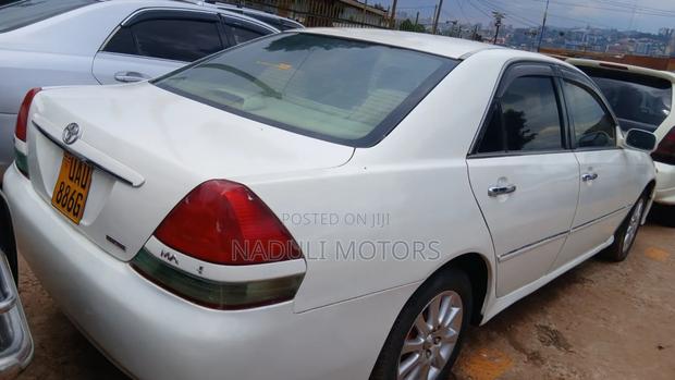 Toyota Mark II 2002 White