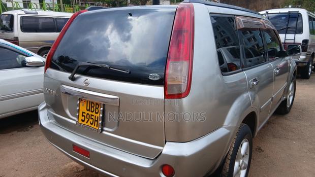 Nissan X-Trail 2.0 2004 Silver