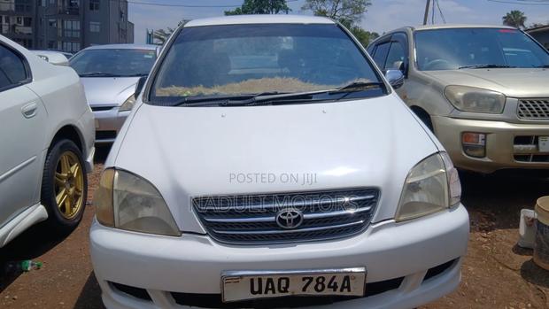 Toyota Nadia 2001 White